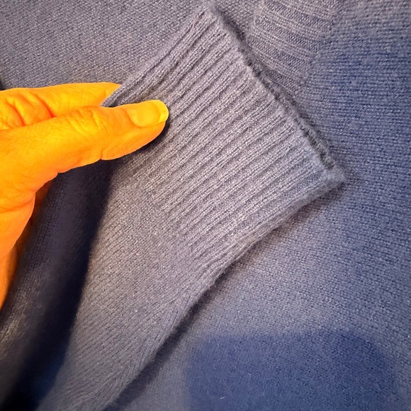 Lord & Taylor 100% Cashmere V-Neck Sweater Blue Asymmetric Hem Luxury Knit Med - Picture 9 of 13